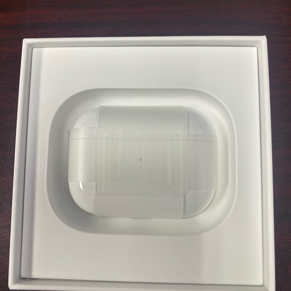 Airpods - Picture 2 of 2